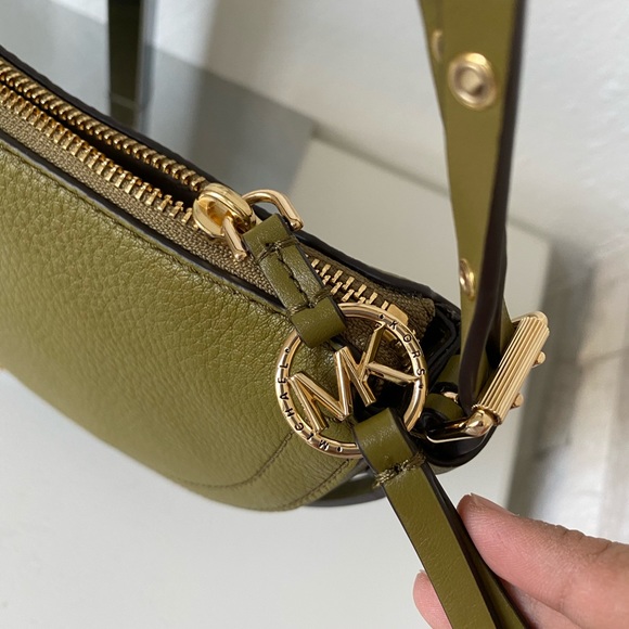 MICHAEL Michael Kors Bags Michael Kors Camden Sm Messenger Bag Poshmark